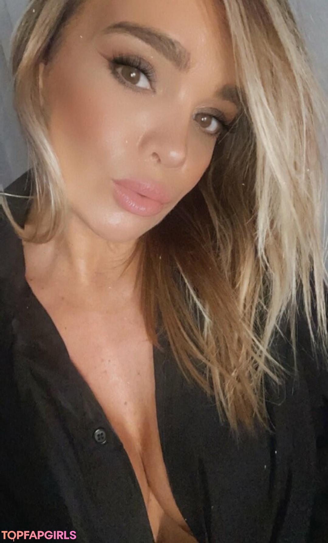 Virginie Caprice top pornographische bild