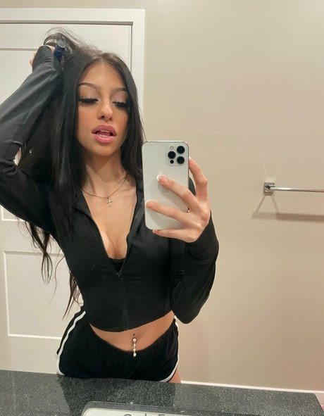 vollbusige milf onlyfans freie kunst fotos