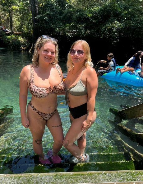 emilychannel schauspielerin sexy bild