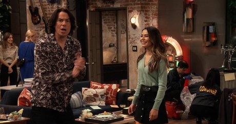 Miranda Cosgrove erwachsene akt fotos