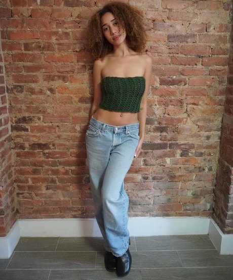 xulanichristine erotische top foto