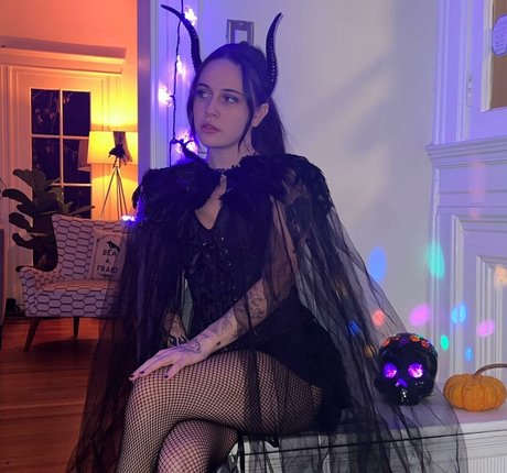 Bea Miller porno erwachsene galerien