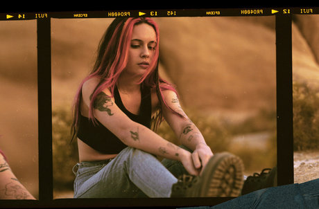 Bea Miller top porno bild