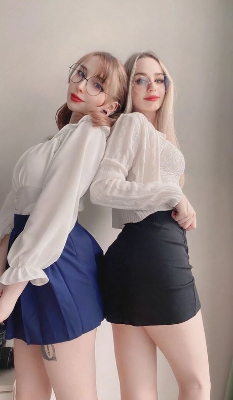 junge milf onlyfans kunst erotische bild