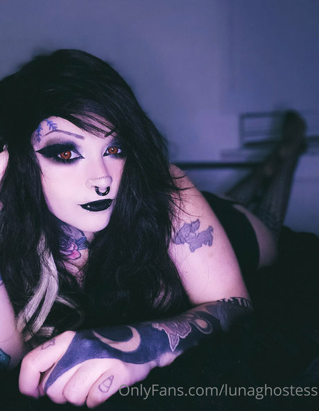 Luna Ghostess perfekte akt bilder