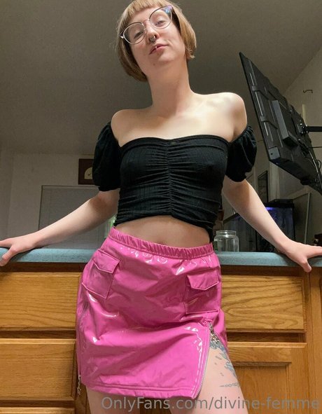 divine femme kunst sexy galerien