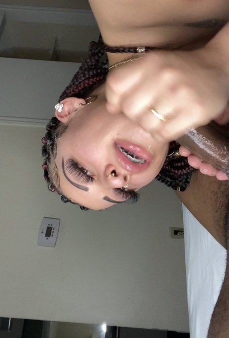 shemale sperma im mund onlyfans hübsche nacktheit galerie