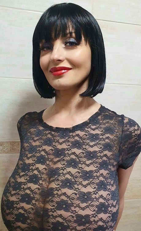 lbukawski nackte bild