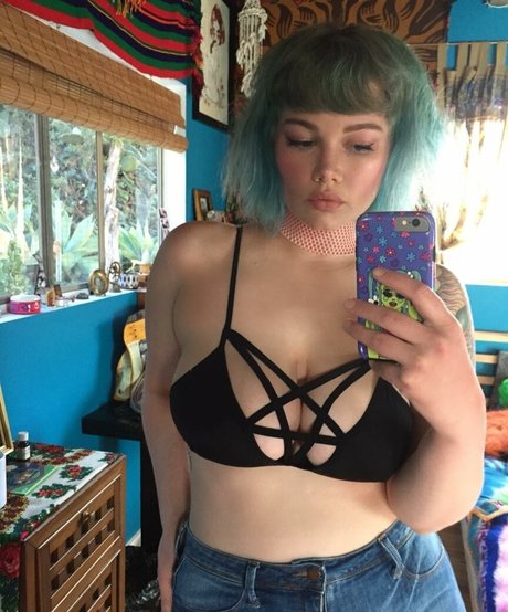 isabel hendrix hd exklusive bild