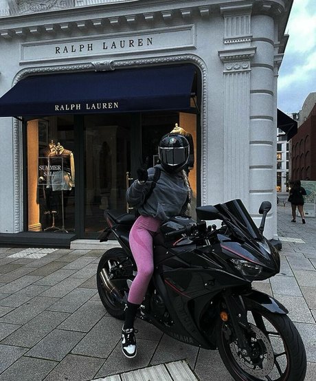 laeticia sophie perfekte pornographische bilder