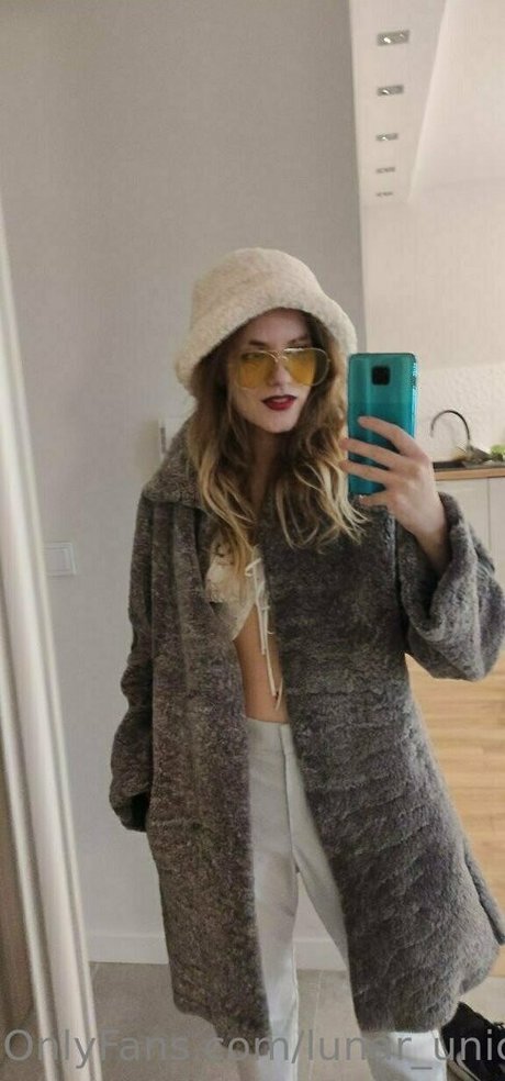 lunar unicorn hübsche nackten foto