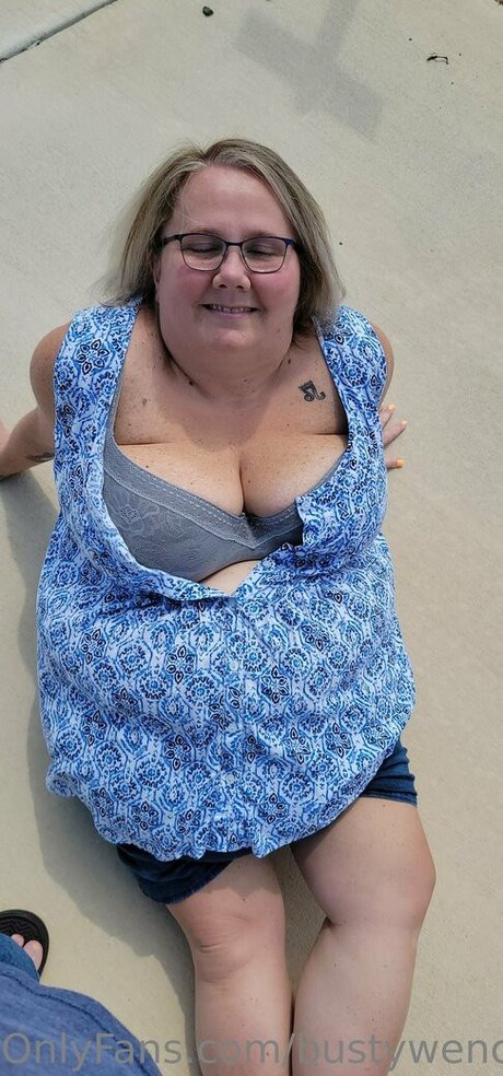 bustywench kostenlose exklusive bild