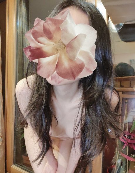 Petitesaki erwachsene nackten foto