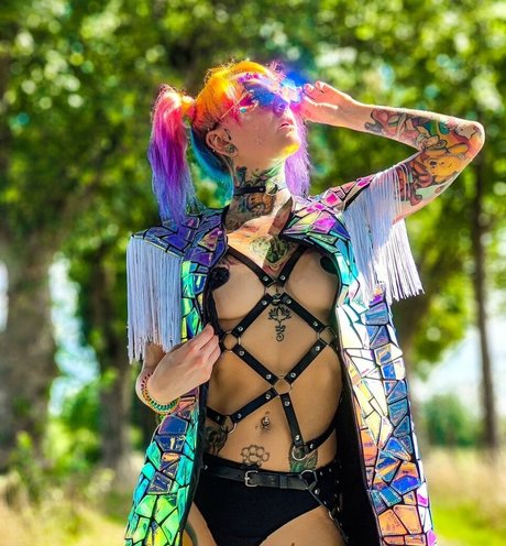 realcherryqueen schöne kunst bild