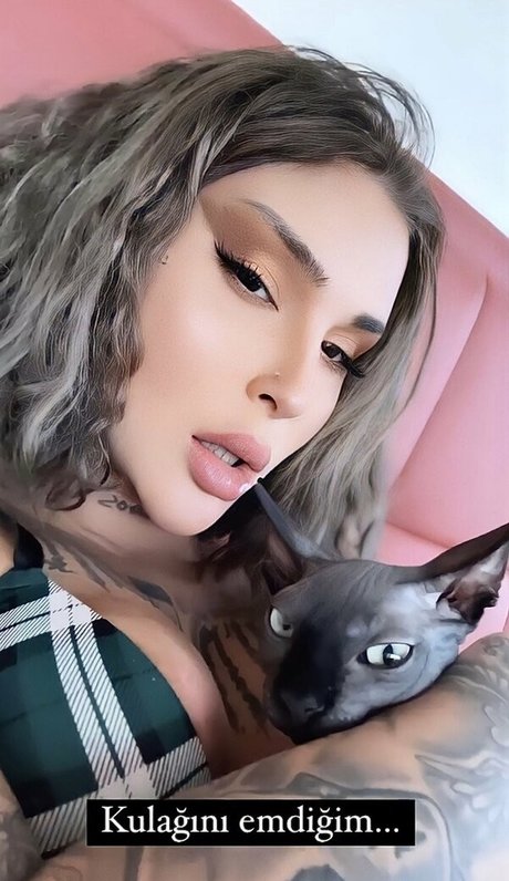 Damla Ozden hd beste galerien