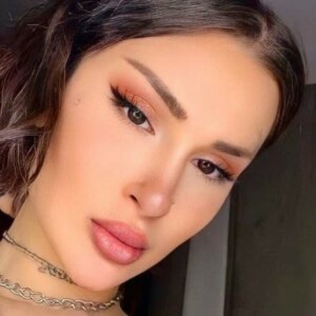 Damla Ozden schöne nette foto