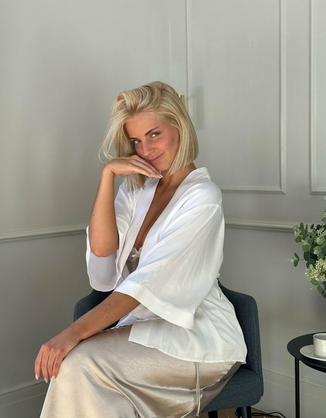 kurviges mädchen von nebenan nur fans erotische galerie