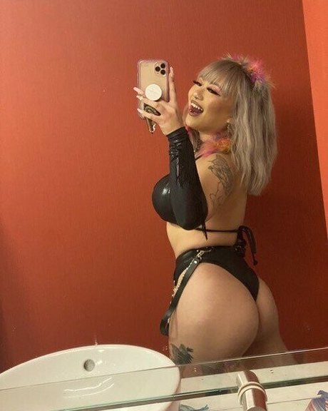 Edmthotiana model hübsche galerien