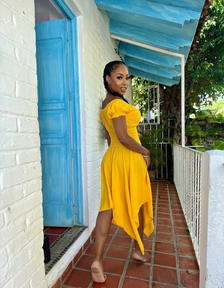 ninadoesitall heiße pornografische bilder