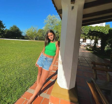 asiatisches dienstmädchen nur fans beste erwachsene foto