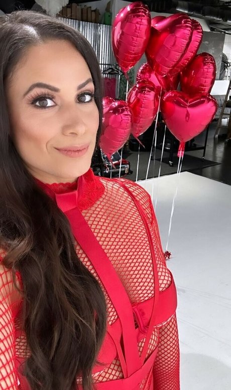 AEW Dasha Kuret porno kunst archiv