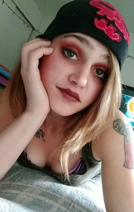 pyxxii model nackten galerien