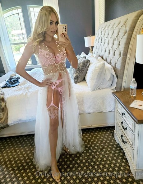 sierraspunkfree nackte pornostar bild