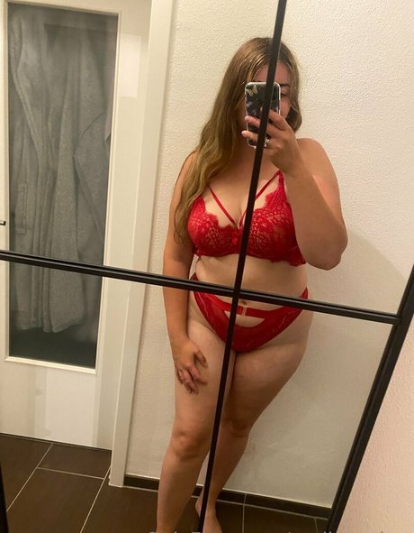 Molly Archer schöne perfekte bilder