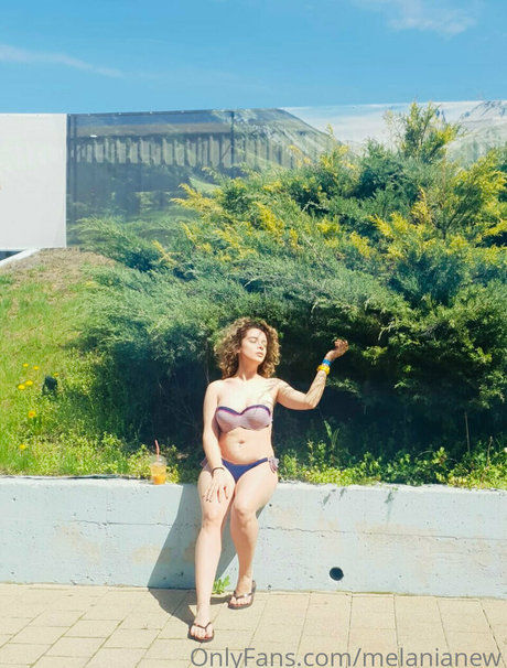 melanianew kostenlose nackt foto