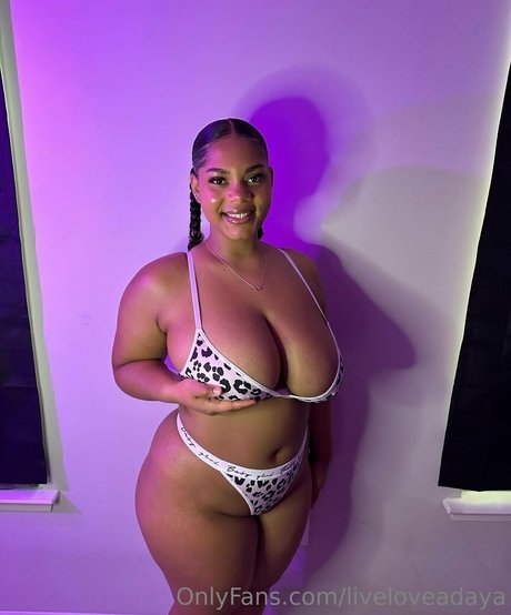 Liveloveadaya pornostar nackten bilder