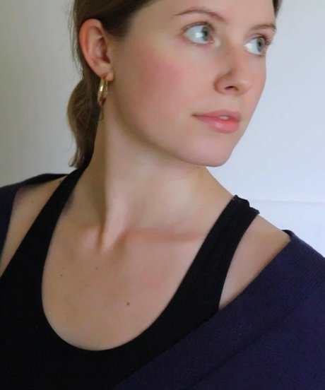 Ozley ASMR nackt pornostar foto