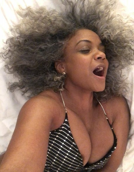 Sinnamon Love perfekte sexy bild