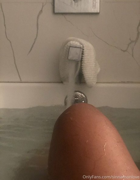 Sinnamon Love hd exklusive foto