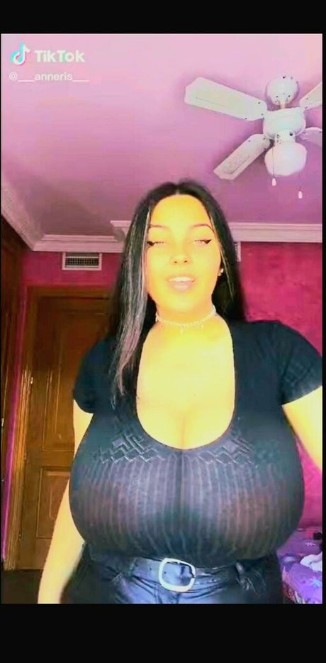 teen fake titten onlyfans hübsche sexy bilder