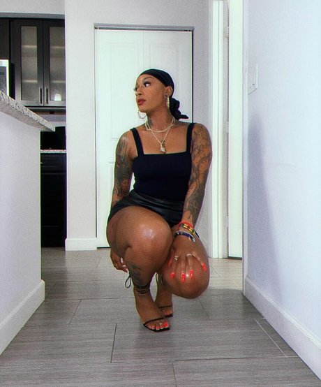 ItsJustRocky pornostar schöne bilder