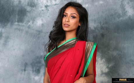 Flik Renee nackt hübsche bild