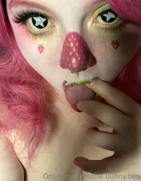 The bunny bee top nackte foto