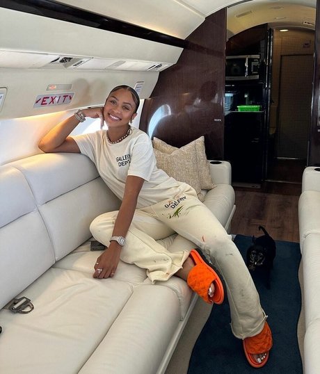 Jilly Anais freie nackt archiv