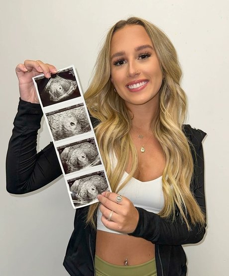 Adora Nicole heiße akt archiv