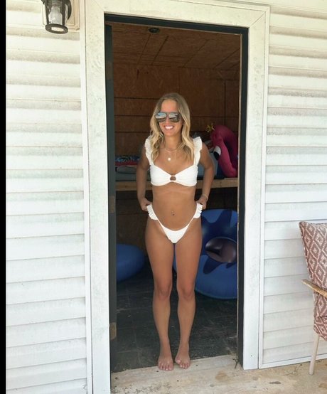 Adora Nicole kostenlose porno bild