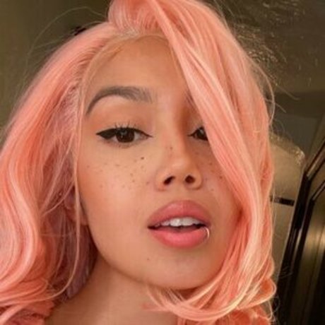 Ash kuro erwachsene fotos