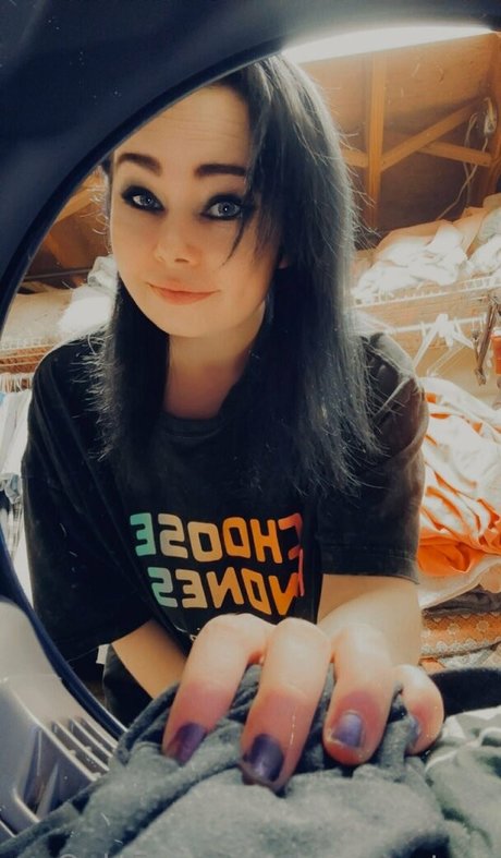 emo nackte onlyfans erotische heiße foto