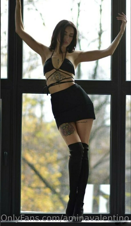 aminavalentino kunst exklusive foto