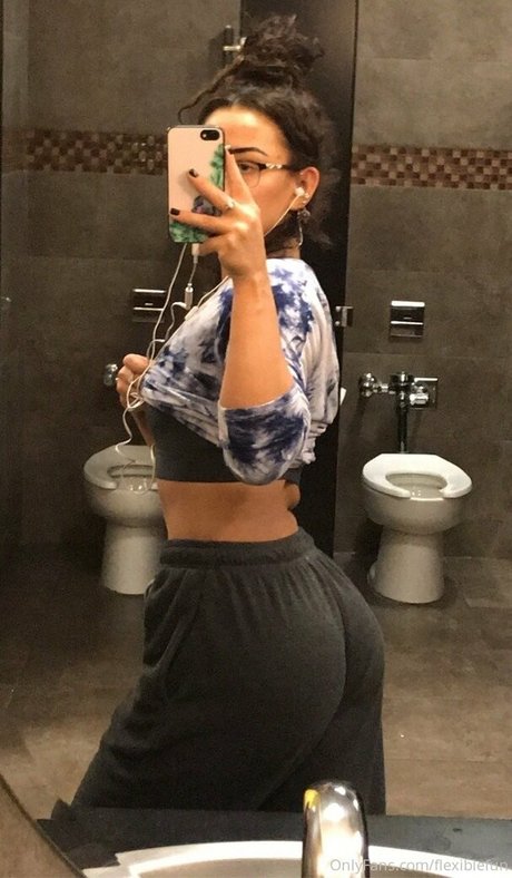 flexiblefun nackt sexy bild