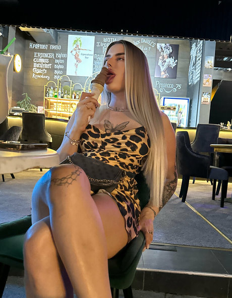 blondyaria nackt erotische bilder