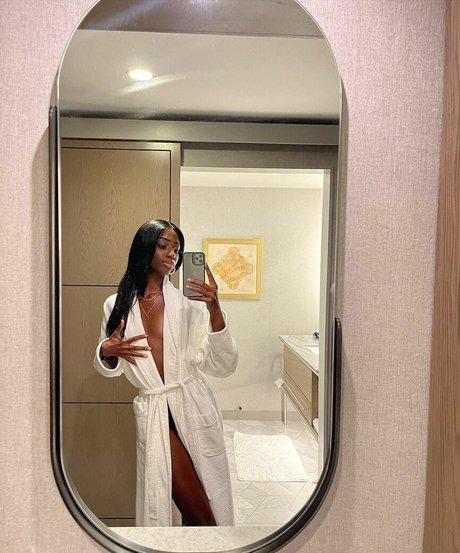 Luhmulaa nackt pornographische bild