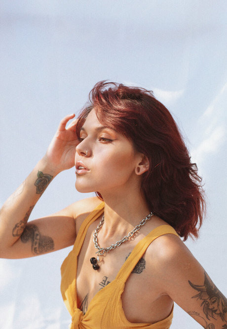 blvckchxrry model hd foto