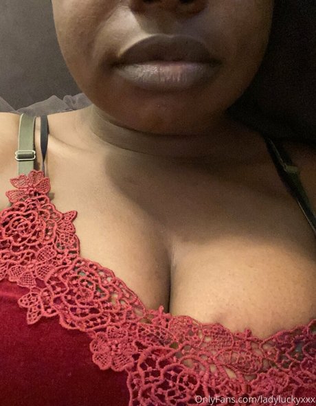 ladyluckyxxx hd nackten galerien