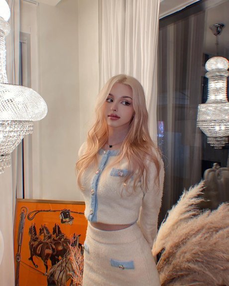 Elina Karimova nackten galerien