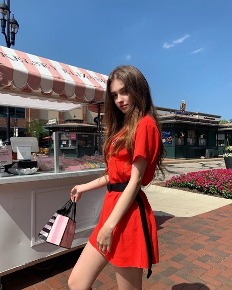 Elina Karimova kostenlose nacktheit bild